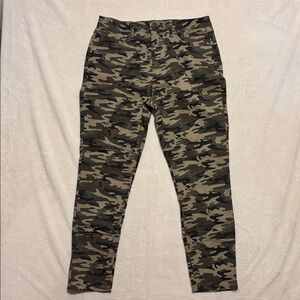No Boundaries high rise camo skinny Jeans size 17